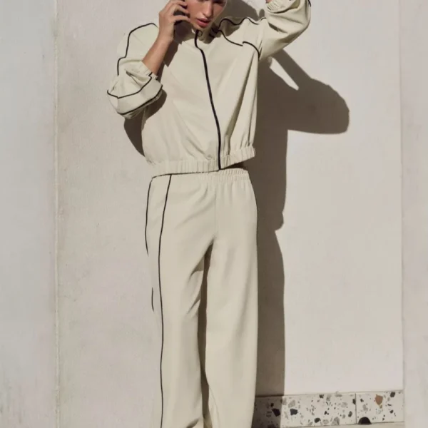 Elegant Two-Piece Relaxed Fit Suit with Contrast Piping