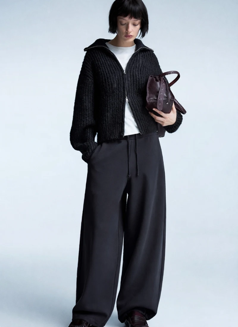 1 (16) Urban Comfort Sweat Pants - Image 1