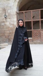 Embroidered black abaya - Image 3