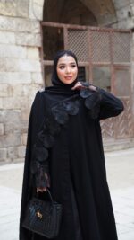 Embroidered black abaya - Image 2