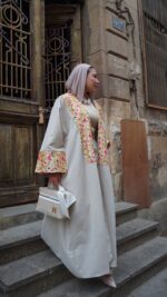 Embroidered linen kaftan - Image 3