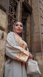 Embroidered linen kaftan - Image 5