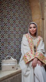 Embroidered linen kaftan - Image 7